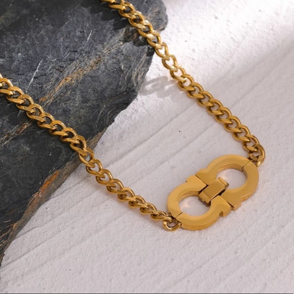 💛Gold plated Geometric Necklace - Picture 7 of 7